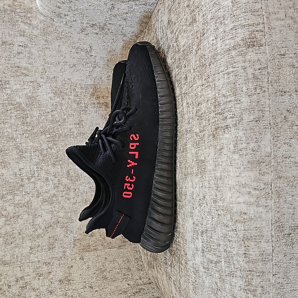 2017 Men's Yeezy Bred Black Red 350 Boost V2 no box size 12 US Adidas Yeezy